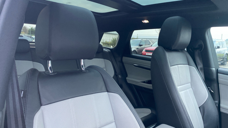 Land Rover Range Rover Evoque 1.5 P300e R-Dynamic SE 5dr Auto Hatchback